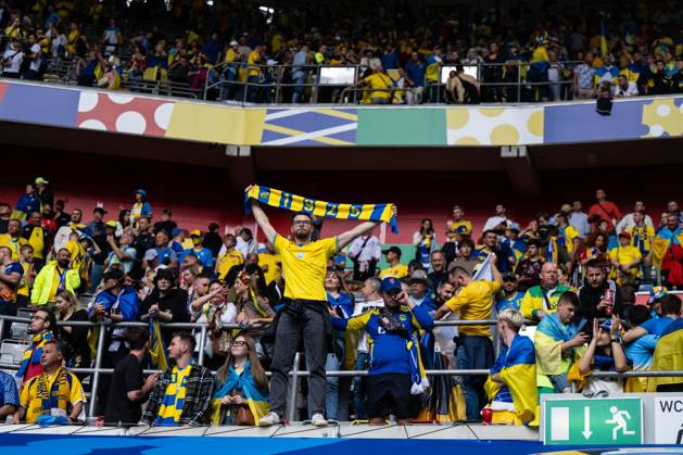 Slovakia v Ukraine: Group E - UEFA EURO, EM, Europameisterschaft,Fussball 2024 A fan of Ukraine is celebrating victory during the UEFA EURO 2024 group stage match between Slovakia and Ukraine at D¸sseldorf Arena on June 21, 2024 in Dusseldorf, Germany. Duesseldorf Germany Copyright: xHeshamxElsherifx originalFilename:elsherif-notitle240621_np9aZ