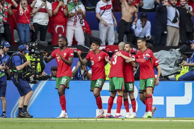 Turkey v Portugal, Dortmund Portugal Rafael Leao, Portugal Cristiano Ronaldo, Portugal Pepe and Portugal Joao Cancelo and Portugal Bernardo Silva celebrate goal 0-2 own goal by Turkey Akaydin, Samet Centre Back Panathinaikos during the Turkey vs Portugal UEFA Group F match at the BVB Stadion, Dortmund, Germany on 22 June 2024 Editorial use only. All images are copyright Every Second Media Limited. No images may be reproduced without prior permission. Copyright: xIMAGO EveryxSecondxMediax ESM-1038-0069