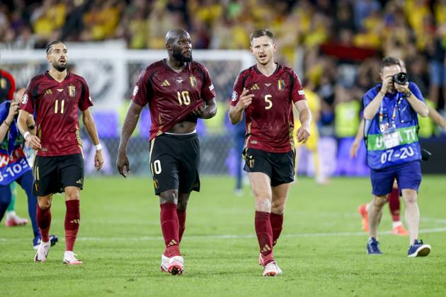 COLOGNE, RheinEnergieStadium , 22-06-2024 , European Football Championship Euro2024, Group stage match no.22 between Belgium and Romania. Belgium player Romelu Lukaku and Belgium player Jan Vertonghen after the match, endscore 2-0 Belgium - Romania (Euro2024) x25568831x Copyright: