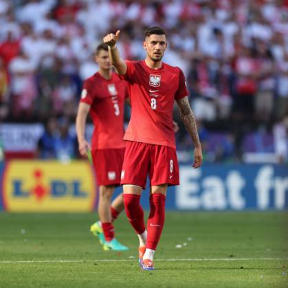 25 06 2024, European Football Championship, UEFA EURO 2024, France Poland, Group D, BVB Stadion Dortmund, v l , Jakub Moder Poland gives instructions, gesticulates, gesticulate with arms gives instructions, gesticulate Copyright: HMBxMedia