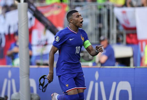 25 06 2024, European Football Championship, UEFA EURO 2024, France Poland, Group D, BVB Stadion Dortmund, v l , Goal celebration, celebrate the goal by Kylian Mbappe France , Goal celebration, celebrate the goal Copyright: HMBxMedia