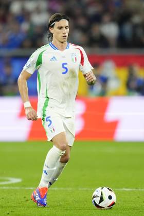 Spain v Italy: Group B - UEFA EURO, EM, Europameisterschaft,Fussball 2024 Riccardo Calafiori centre-back of Italy and Bologna FC 1909 during the UEFA EURO 2024 group stage match between Spain and Italy at Arena AufSchalke on June 20, 2024 in Gelsenkirchen, Germany. Gelsenkirchen Germany  Copyright: xJosexBretonx originalFilename:bretonhernandez-spainvit240620_npAAX
