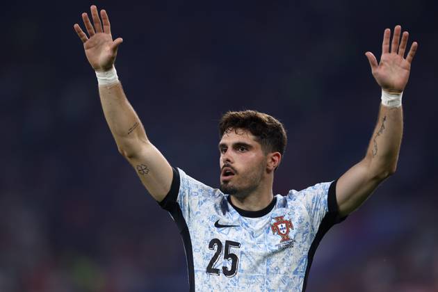 Georgia - Portugal Pedro Neto of Portugal gestures during the UEFA EURO, EM, Europameisterschaft,Fussball 2024 Group F match between Georgia and Portugal at Arena AufSchalke on June 26, 2024 in Gelsenkirchen, Germany . Gelsenkirchen Arena AufSchalke Germany Copyright: xMarcoxCanonierox
