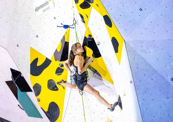 30 06 2024, Innsbruck, AUT, IFSC, Climbing World Cup Innsbruck 2024, women, lead climbing, final, in the picture Anastasia Sanders USA Anastasia Sanders of the USA during the final of women Lead competition IFSC Climbing World Cup in Innsbruck, Austria on 2024 06 30 Expa Innsbruck  EP_gro