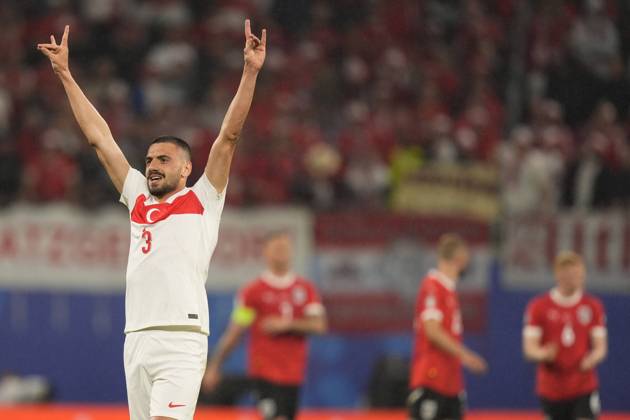 EURO 2024, Turkey - Austria, Merih Demiral celebrates goal with wolf salute
