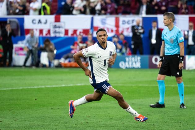 240706 Trent Alexander Arnold of England celebrates after the UEFA Euro 2024 Football Championship quarterfinal between England and Switzerland on July 6, 2024 in Düsseldorf Photo Mathias Bergeld BILDBYRAN kod MB MB0943 fotboll football soccer fotballs em europamästerskap em uefa euro uefa european football championship euro 2024 kvartsfinal quarterfinal quarterfinals england schweiz switzerland bbeng jubel Copyright: MATHIASxBERGELD BB240706MB111