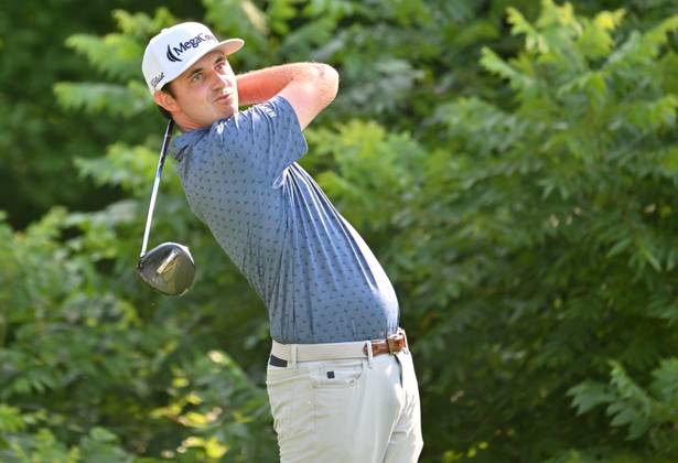 SILVIS, IL - JULY 06: Golfer J.T. Boston tees off on the 2 hole during the third round of the John Deere Golf PGA, Golf Herren Classic on July 06, 2024, at TPC Deere Run in Silvis IL. (Photo by Keith Gillett Icon Sportswire) GOLF: JUL 06 PGA John Deere Classic EDITORIAL USE ONLY Icon24070610