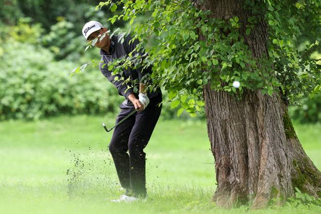 difficult situation for Jeremy Paul GER , hits out of the rough, BMW International Open 2024, Golf, DP World Tour, Men, Final, 07 07 2024 Moosinning Bayern Germany Copyright: xkolbert-press ChristianxKolbertx