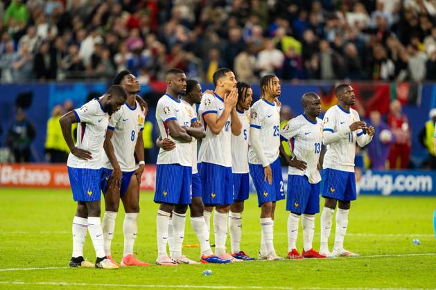 Portugal v France, UEFA EURO, EM, Europameisterschaft,Fussball 2024, Hamburg, Germany Hamburg, Germany. 05th, July 2024. The players from France seen side by side during the penalty shoot out of the UEFA Euro 2024 quarter final match between Portugal and France at Volksparkstadion in Hamburg. Hamburg Germany Copyright: xGonzalesxPhoto FrederikkexJensenx