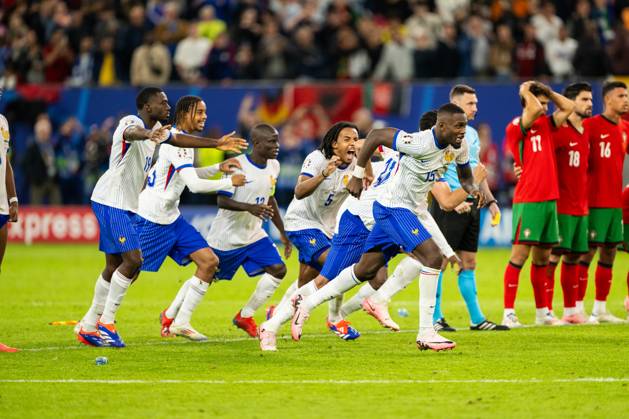 Portugal v France, UEFA EURO, EM, Europameisterschaft,Fussball 2024, Hamburg, Germany Hamburg, Germany. 05th, July 2024. The players of France seen in celebration after winning the penalty shoot out of the UEFA Euro 2024 quarter final match between Portugal and France at Volksparkstadion in Hamburg. Hamburg Germany Copyright: xGonzalesxPhoto FrederikkexJensenx