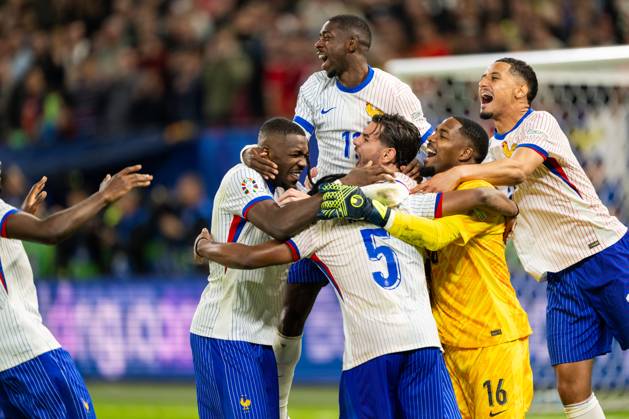 Portugal v France, UEFA EURO, EM, Europameisterschaft,Fussball 2024, Hamburg, Germany Hamburg, Germany. 05th, July 2024. The players of France seen in celebration after winning the penalty shoot out of the UEFA Euro 2024 quarter final match between Portugal and France at Volksparkstadion in Hamburg. Hamburg Germany Copyright: xGonzalesxPhoto FrederikkexJensenx