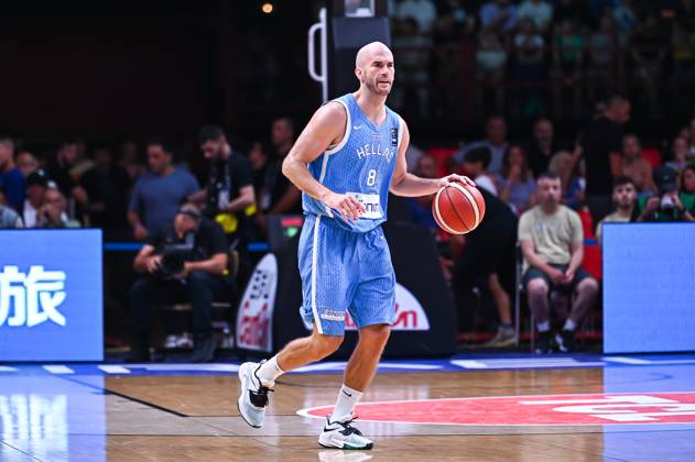 Croatia v Greece - FIBA Olympic Qualifying Tournament 2024 Final Nick Calathes of Greece is playing during the FIBA Olympic Qualifying Tournament 2024 Final match between Croatia and Greece at Peace & Friendship Stadium in Piraeus, Greece, on July 7, 2024. Piraeus Greece  Copyright: xStefanosxKyriazisx originalFilename:kyriazis-croatiav240707_np0X1