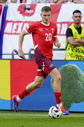 Michel Aebischer (Switzerland) controls the ball, UEFA EURO, EM, Europameisterschaft,Fussball 2024 - Quarter-final, England vs Switzerland, Arena Dusseldorf, July 6, 2024, Dusseldorf, Germany.