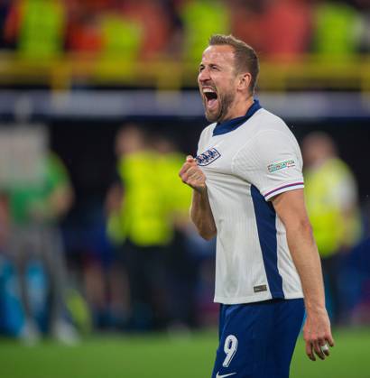 Football, Men, Season 2023 24, UEFA Euro EM 2024, Semi-final in Dortmund, Netherlands England, Harry Kane England , Cheering after the final whistle, 10 07 2024, Copyright: xSebastianxRäppold MatthiasxKochx