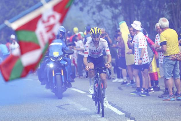 Tour de France 2024 - Stage 14 SAINT-LARY-SOULAN PLA D ADET, FRANCE - JULY 13 : Yates Adam (GBR) of UAE Team Emirates in action during stage 14 of the 111th edition of the Tour de France 2024 cycling race, a stage of 152 kms with start in Pau and finish in Saint-Lary-Soulan Pla d Adet on July 13, 2024 in Saint-Lary-Soulan Pla d Adet, France, 13 07 2024 Saint-Lary-Soulan Pla d Adet France Copyright: xLucaxBettinix