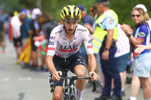 Tour de France 2024 - Stage 14 SAINT-LARY-SOULAN PLA D ADET, FRANCE - JULY 13 : Yates Adam (GBR) of UAE Team Emirates in action during stage 14 of the 111th edition of the Tour de France 2024 cycling race, a stage of 152 kms with start in Pau and finish in Saint-Lary-Soulan Pla d Adet on July 13, 2024 in Saint-Lary-Soulan Pla d Adet, France, 13 07 2024 Saint-Lary-Soulan Pla d Adet France Copyright: xLucaxBettinix