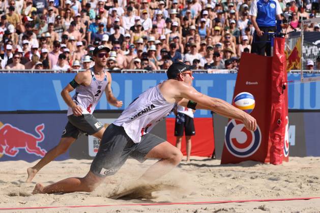 BEACHVOLLEYBALL - Beach Pro Vienna VIENNA,AUSTRIA,14.JUL.24 - Beach volleyball, Beachvolleyball - A1 Beach Pro Vienna. Image shows Clemens Wickler and Nils Ehlers (GER).  GEPAxpictures xMathiasxMandl