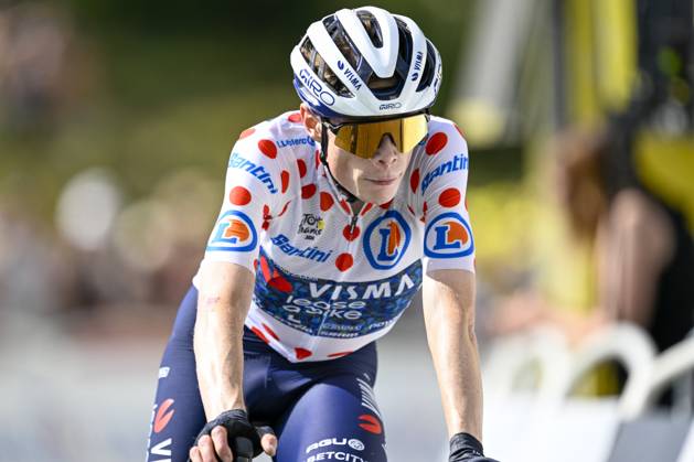 Tour de France 2024 - Stage 15 PLATEAU DE BEILLE, FRANCE - JULY 14 : Vingegaard Jonas (DEN) of Team Visma Lease a Bike at the finish line during stage 15 of the 111th edition of the Tour de France 2024 cycling race, a stage of 198 kms with start in Loudenvielle and finish in Plateau de Beille on July 14, 2024 in Plateau de Beille, France, 14 07 2024 Plateau de Beille France Copyright: xNicoxVereeckenx