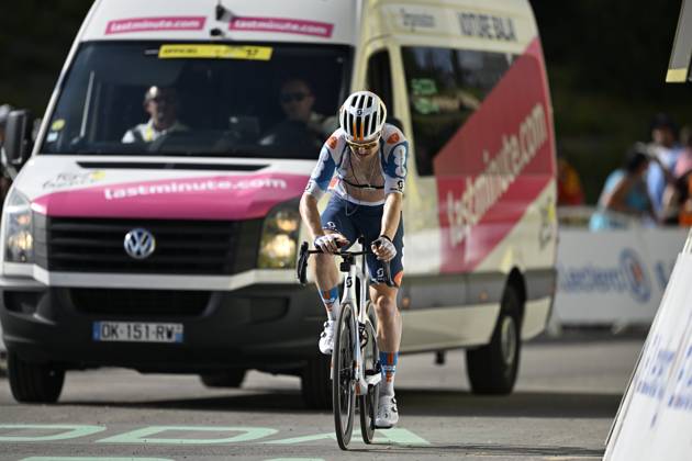 Tour de France 2024 - Stage 15 PLATEAU DE BEILLE, FRANCE - JULY 14 : Welten Bram (NED) of Team dsm-firmenich PostNL out of the race during stage 15 of the 111th edition of the Tour de France 2024 cycling race, a stage of 198 kms with start in Loudenvielle and finish in Plateau de Beille on July 14, 2024 in Plateau de Beille, France, 14 07 2024 Plateau de Beille France Copyright: xNicoxVereeckenx