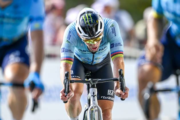 Tour de France 2024 - Stage 15 PLATEAU DE BEILLE, FRANCE - JULY 14 : Cavendish Mark (GBR) of Astana Qazaqstan Team at the finish line during stage 15 of the 111th edition of the Tour de France 2024 cycling race, a stage of 198 kms with start in Loudenvielle and finish in Plateau de Beille on July 14, 2024 in Plateau de Beille, France, 14 07 2024 Plateau de Beille France Copyright: xNicoxVereeckenx