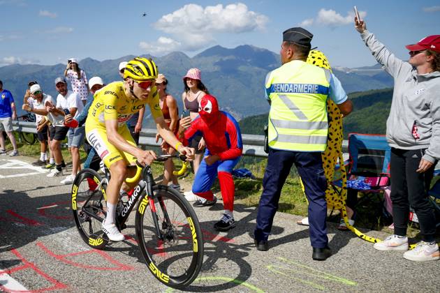 Tour de France 2024 - Stage 15 PLATEAU DE BEILLE, FRANCE - JULY 14 : Pogacar Tadej (SVN) of UAE Team Emirates during stage 15 of the 111th edition of the Tour de France 2024 cycling race, a stage of 198 kms with start in Loudenvielle and finish in Plateau de Beille on July 14, 2024 in Plateau de Beille, France, 14 07 2024 Plateau de Beille France Copyright: xJanxDexMeuleneirx