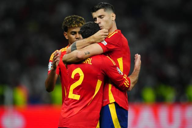 GER: Spain v England. UEFA EURO, EM, Europameisterschaft,Fussball 2024 Final Alvaro Morata and Daniel Carvajal of Spain during the UEFA Euro 2024 match between Spain and England, Final, played at Olympiastadion on July 14, 2024 in Berlin, Germany. kpng Copyright: xBaguxBlancox xPRESSINPHOTOx PS_240714_ESP_ENG_086