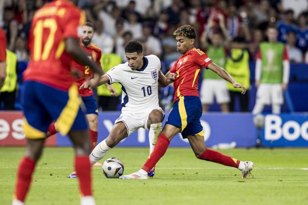 Spain v England, UEFA EURO, EM, Europameisterschaft,Fussball 2024 final, Berlin, Germany Berlin, Germany. 14th, July 2024. Jude Bellingham (10) of England and Lamine Yamal (19) of Spain seen during the UEFA Euro 2024 final between Spain and England at Olympiastadion in Berlin. Berlin Germany Copyright: xGonzalesxPhoto LassexLagonix
