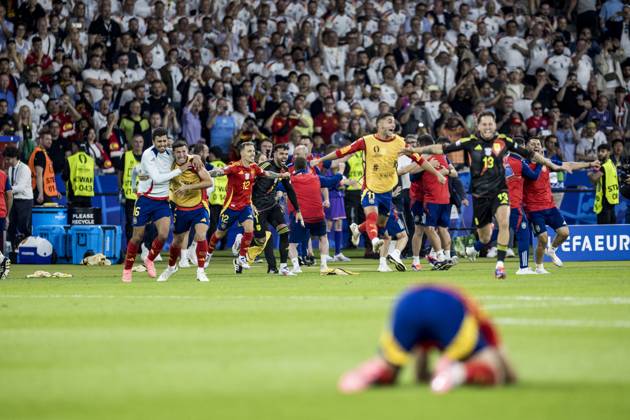 Spain v England, UEFA EURO, EM, Europameisterschaft,Fussball 2024 final, Berlin, Germany Berlin, Germany. 14th, July 2024. The players of Spain seen in celebration after the final whistle of the UEFA Euro 2024 final between Spain and England at Olympiastadion in Berlin. Berlin Germany Copyright: xGonzalesxPhoto LassexLagonix