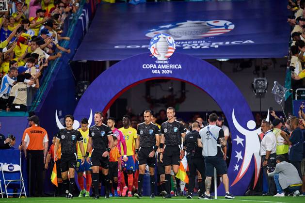 RECORD DATE NOT STATED Copa America USA 2024 Argentina vs Colombia - Final Referee Raphael Claus of Brazil during Final match between Argentina and Colombia as part of CONMEBOL Copa America USA 2024 at Hard Rock Stadium on July 14, 2024 in Miami Gardens, Florida, United States. MIAMI GARDENS FLORIDA UNITED STATES  Copyright: xJosexLuisxMelgarejox 20240714201722_CA_2024_F_ARG_COL_CLAUS108