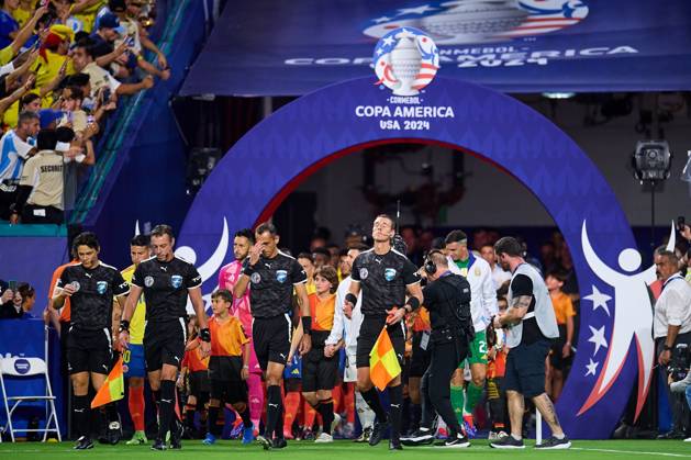 RECORD DATE NOT STATED Copa America USA 2024 Argentina vs Colombia - Final Referee Raphael Claus of Brazil during Final match between Argentina and Colombia as part of CONMEBOL Copa America USA 2024 at Hard Rock Stadium on July 14, 2024 in Miami Gardens, Florida, United States. MIAMI GARDENS FLORIDA UNITED STATES  Copyright: xJosexLuisxMelgarejox 20240714201723_CA_2024_F_ARG_COL_CLAUS109