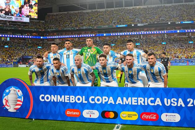 RECORD DATE NOT STATED Copa America USA 2024 Argentina vs Colombia - Final Argentina team group, Mannschaftsbild, Totale during Final match between Argentina and Colombia as part of CONMEBOL Copa America USA 2024 at Hard Rock Stadium on July 14, 2024 in Miami Gardens, Florida, United States. MIAMI GARDENS FLORIDA UNITED STATES  Copyright: xAdrianxMaciasx 20240714202605_CA_2024_F_ARG_COL_ARGENTINA118
