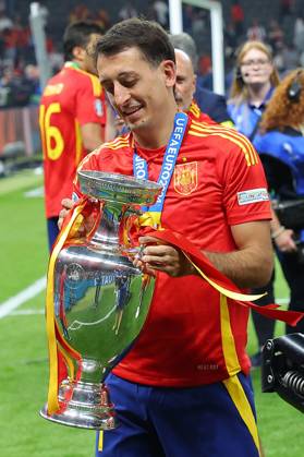 Spain England UEFA EURO 2024 Final Berlin, 14 07 2024, Olympiastadion, UEFA EURO 2024 Germany, Final, Spain England 2 1 0 0 , In the picture Mikel Oyarzabal 21, ESP with the European Championship trophy ,