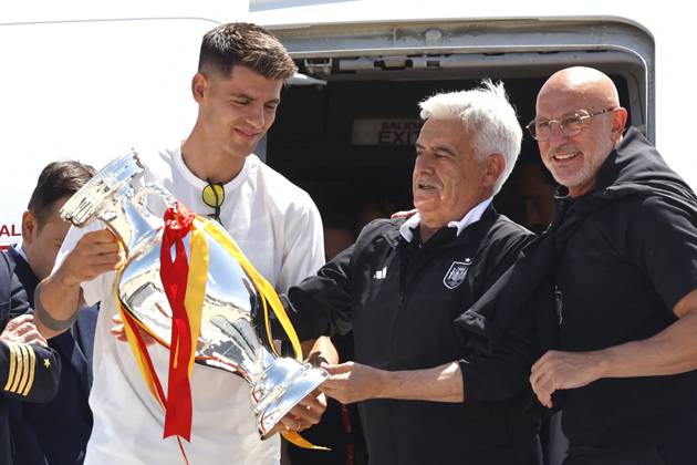 Euro 2024 Winner Spanish Team Arriving At Madrid Airport The captain of the Spanish national soccer team, Alvaro Morata, the president of the Royal Spanish Football Federation, Pedro Rocha, and the coach of the Spanish national soccer team, Luis de la Fuente, on their arrival at the airport, July 15, 2024, in Madrid, Spain. Photo by Antonio Gutiérrez Europa Press ABACAPRESS.COM Madrid Spain Copyright: xEuropaxPress ABACAx