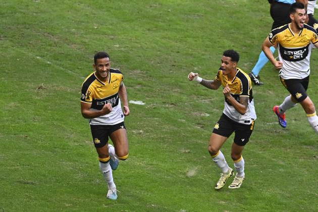 Flamengo e Criciúma campeonato Brasileiro BRASÍLIA, DF - 20.07.2024: FLAMENGO E CRICIÚMA CAMPEONATO BRASILEIRO - Photo, Cricuma goal, player Rodrigo shirt 3. This Saturday (20) Flamengo and Criciúma will compete in the 18th round of the Brazilian championship at the Mané Garrincha stadium in Brasília. (Photo: Ton Molina Fotoarena) x2577331x TonxMolina