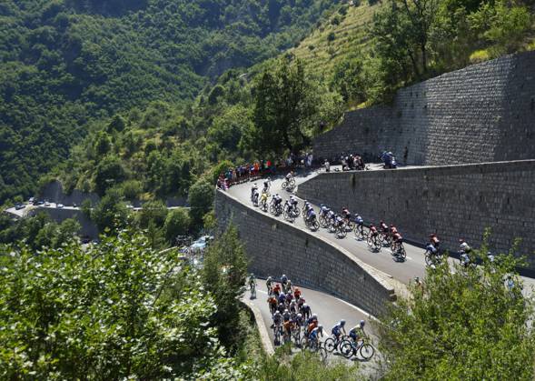 Tour de France 2024 - Stage 20 COL DE LA COUILLOLE, FRANCE - JULY 20 : illustration picture of the peloton during stage 20 of the 111th edition of the Tour de France 2024 cycling race, a stage of 132,8 kms with start in Nice and finish in Col de la Couillole on July 20, 2024 in Col de la Couillole, France, 20 07 2024 Col de la Couillole France Copyright: xJanxDexMeuleneirx