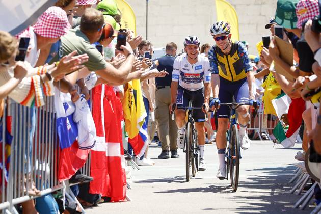 Tour de France 2024 - Stage 20 COL DE LA COUILLOLE, FRANCE - JULY 20 : Evenepoel Remco (BEL) of Soudal - Quick Step and Van Aert Wout (BEL) of Team Visma Lease a Bike pictured during the teams line-up before stage 20 of the 111th edition of the Tour de France 2024 cycling race, a stage of 132,8 kms with start in Nice and finish in Col de la Couillole on July 20, 2024 in Col de la Couillole, France, 20 07 2024 Col de la Couillole France Copyright: xJanxDexMeuleneirx