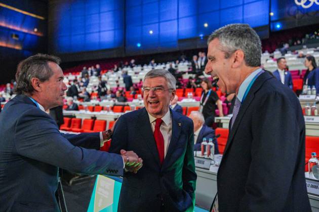 (240723) -- PARIS, July 23, 2024 -- International Olympic Committee (IOC) President Thomas Bach (C) reacts on the first day of the 142nd IOC Session ahead of the Paris 2024 Olympic Games, Olympische Spiele, Olympia, OS in Paris, France, on July 23, 2024. ) (PARIS2024)FRANCE-PARIS-IOC SESSION-DAY 1 SunxFei