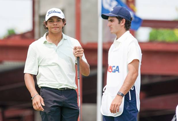 July 23, 2024, Bloomfield Hills, Michigan, USA: Charlie Woods (USA)(L) and his caddie Luke Wise wait on the 1st hole - North Course during the second round of the 2024 U.S. Junior Amateur Championship at Oakland Hills Country Club. Bloomfield Hills USA - ZUMAw109 20240723_fap_w109_001 Copyright: xDebbyxWongx