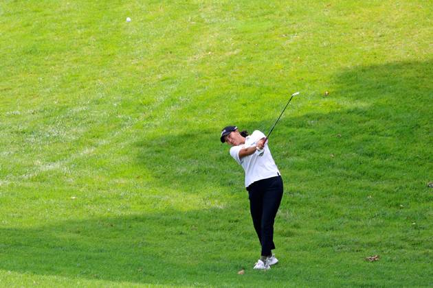 SYLVANIA, OH - JULY 21: LPGA, Golf Damen golfer Annie Park hits an iron shot on the 18th hole during the final round of the 2024 Dana Open on July 21, 2024, at Highland Meadows Golf Club in Sylvania, Ohio. (Photo by Brian Spurlock Icon Sportswire) GOLF: JUL 21 LPGA Dana Open EDITORIAL USE ONLY Icon240721111