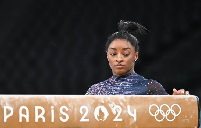 (240725) -- PARIS, July 25, 2024 -- Simone Biles of the United States takes part in an artistic gymnastics training session ahead of the Paris 2024 Olympic Games, Olympische Spiele, Olympia, OS in Paris, France, on July 25, 2024. Cheng Min) (PARIS2024)FRANCE-PARIS-ARTISTIC GYMNASTICS-TRAINING chengmin