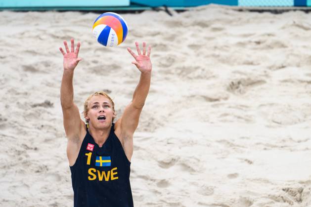 240727 David Ahman of Sweden during the beach volleyball match between Sweden and Australia during day 1 of the Paris 2024 Olympic Games on July 27, 2024 in Paris Photo Ludvig Thunman BILDBYRAN code LT LT0644 beachvolleyboll beach volleyball sandvolleyball olympic games olympics os olympiska spel olympiske leker paris 2024 paris os paris ol 1 bbeng  Copyright: LUDVIGxTHUNMAN BB240727LT092