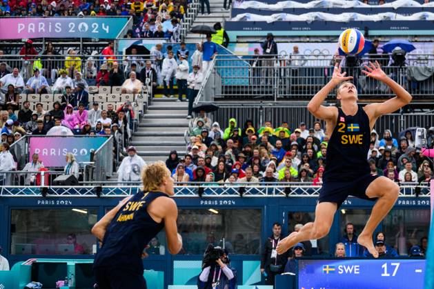 240727 David Ahman and Jonatan Hellvig of Sweden during the beach volleyball match between Sweden and Australia during day 1 of the Paris 2024 Olympic Games on July 27, 2024 in Paris Photo Ludvig Thunman BILDBYRAN code LT LT0644 beachvolleyboll beach volleyball sandvolleyball olympic games olympics os ol olympiska spel olympiske leker paris 2024 paris os paris ol 1 bbeng  Copyright: LUDVIGxTHUNMAN BB240727LT098