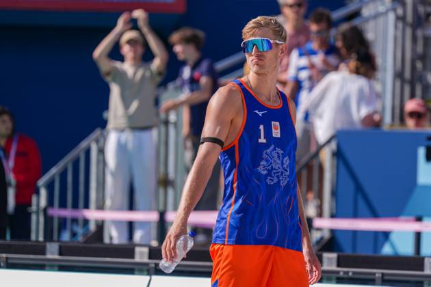 2024-07-28 Beach Volleybal - Olympic Games, Olympische Spiele, Olympia, OS Paris 2024 - Day 2 PARIS, FRANCE - JULY 28: Steven van de Velde of the Netherlands competing in the Men s Preliminary Phase during Day 2 of Beach Volleybal - Olympic Games Paris 2024 at Eiffel Tower Stadium on July 28, 2024 in Paris, France. (Photo by Joris Verwijst BSR Agency) Paris France Content not available for redistribution in The Netherlands directly or indirectly through any third parties. Copyright: xBSRxAgencyx