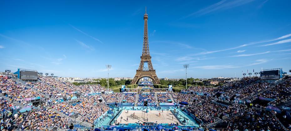 July 28, 2024, Paris, Ile de France, France: Team Italy (ITA) plays team Spain (ESP) in the Preliminary Phase - Pool A Beach volleyball, Beachvolleyball at the Stade Tour Eiffel Paris Olympics 2024 in Paris, France. Paris France - ZUMAa161 20240728_oly_a161_005 Copyright: xWalterxArcex