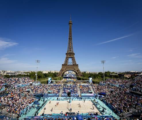 PARIS - Steven van de Velde and Matthew Immers in action against Alex Ranghieri and Adrian Ignacio Carambula Raurich during the men s Beach volleyball, Beachvolleyball group match between the Netherlands and Italy during the Olympic Games, Olympische Spiele, Olympia, OS in France. ANP KOEN VAN WEEL xVIxANPxSportx xxANPxIVx 504424500 originalFilename: 504424500.jpg