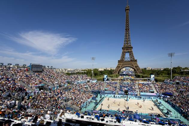 PARIS - Steven van de Velde and Matthew Immers in action against Alex Ranghieri and Adrian Ignacio Carambula Raurich during the men s Beach volleyball, Beachvolleyball group match between the Netherlands and Italy during the Olympic Games, Olympische Spiele, Olympia, OS in France. ANP KOEN VAN WEEL xVIxANPxSportx xxANPxIVx 504424948 originalFilename: 504424948.jpg