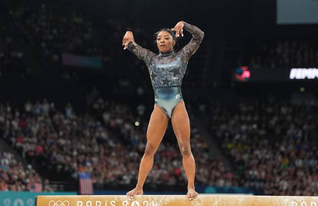 July 28 2024: Simone Biles (United States of America) competes during the balance beam at Bercy Arena, Paris, France. CSM. Paris France - ZUMAc04_ 20240728_zma_c04_073 Copyright: xUlrikxPedersenx