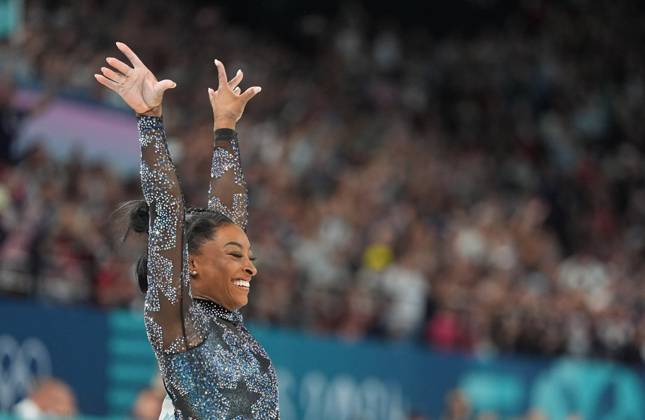 July 28 2024: Simone Biles (United States of America) competes during the balance beam at Bercy Arena, Paris, France. CSM. Paris France - ZUMAc04_ 20240728_zma_c04_076 Copyright: xUlrikxPedersenx