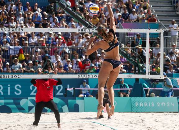 FRANCE, PARIS - JULY 30, 2024: Marwa Abdelhady of Egypt (L) and Valentina Gottardi of Italy compete in a women s Pool A - Preliminary Phase Beach volleyball, Beachvolleyball match at the 2024 Summer Olympic Games, Olympische Spiele, Olympia, OS by the Eiffel Tower on the Champ de Mars. Alexander Shcherbak TASS  72533615