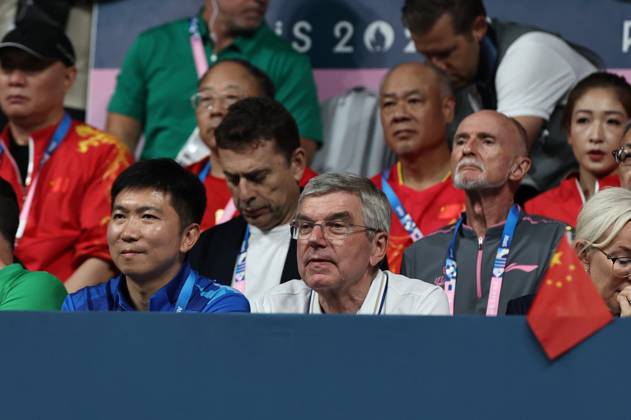 (240730) -- PARIS, July 30, 2024 -- International Olympic Committee (IOC) President Thomas Bach is seen during the mixed doubles gold medal Table tennis, Tischtennis match between Wang Chuqin Sun Yingsha of China and Ri Jong Sik Kim Kum Yong of the Democratic People s Republic of Korea at the Paris 2024 Olympic Games, Olympische Spiele, Olympia, OS in Paris, France, on July 30, 2024. Wang Dongzhen) (PARIS2024)FRANCE-PARIS-OLY-TABLE TENNIS WangDongZhen